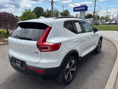 Used 2025 Volvo XC40 B5 Plus AWD/4WD image 5