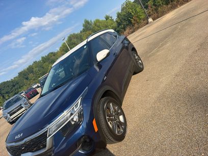 Used 2023 Kia Seltos S w/ Navigation Package