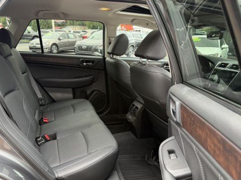 Used 2019 Subaru Outback 2.5i Limited AWD/4WD image 22