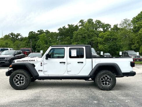 Used 2024 Jeep Gladiator Rubicon AWD/4WD image 12