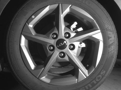 Used 2025 Kia K4 LXS image 14