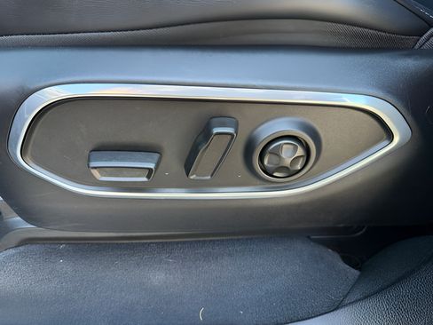 Used 2023 Jeep Wagoneer 4WD image 23