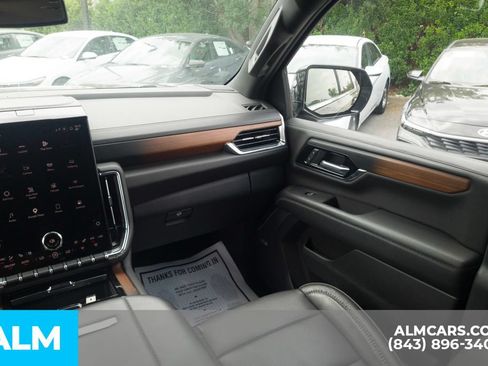 Used 2025 GMC Yukon XL Denali RWD image 20