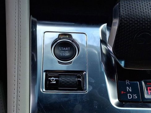 Used 2021 Jaguar F-PACE SVR image 30