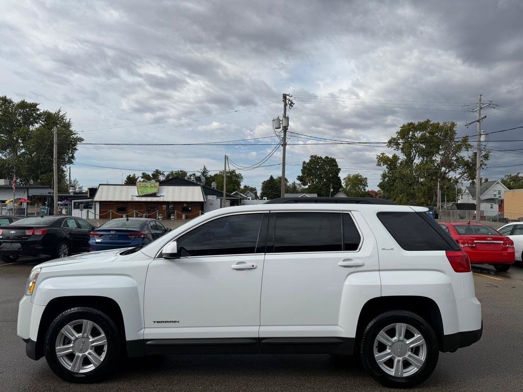 Used 2015 GMC Terrain SLE w/ Safety Package FWD image 2