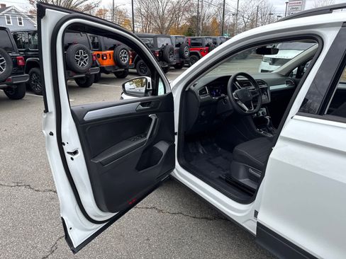 Used 2024 Volkswagen Tiguan S image 11