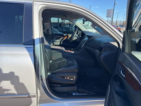 Used 2019 Cadillac Escalade 4WD image 41
