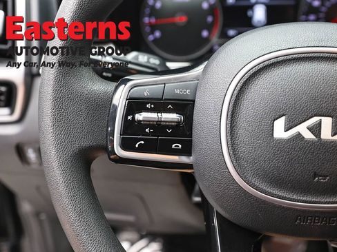 Used 2022 Kia Sorento LX FWD image 14