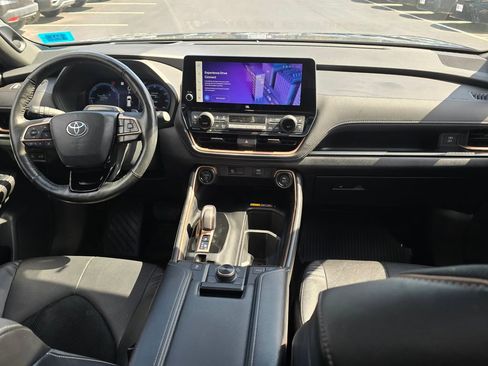 Used 2024 Toyota Grand Highlander AWD Hybrid image 14