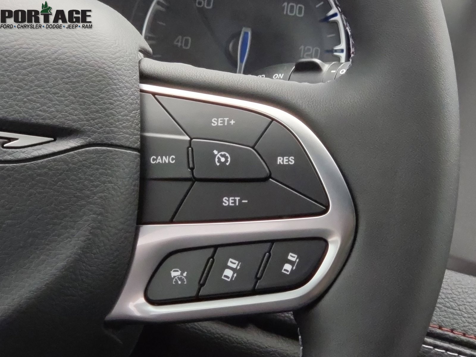 New 2027 Chrysler Pacifica Select AWD/4WD image 23