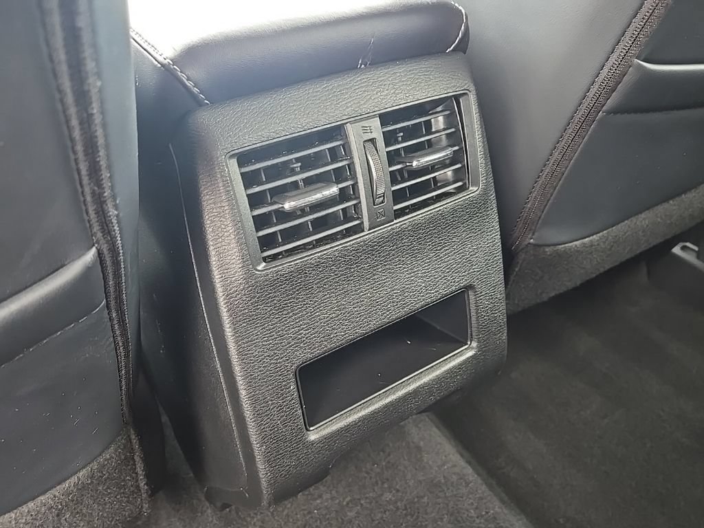 Used 2025 Mitsubishi Outlander SE FWD image 32