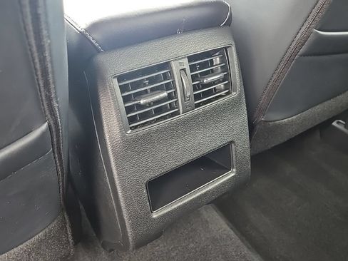 Used 2025 Mitsubishi Outlander SE FWD image 32