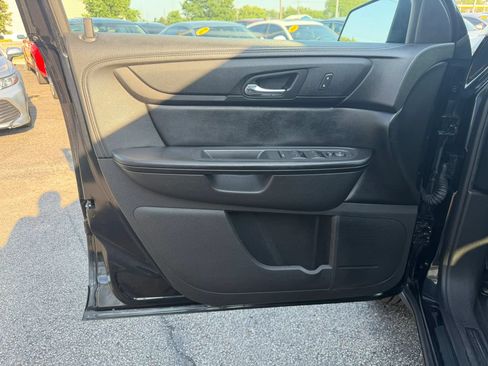 Used 2015 GMC Acadia SLE FWD image 15
