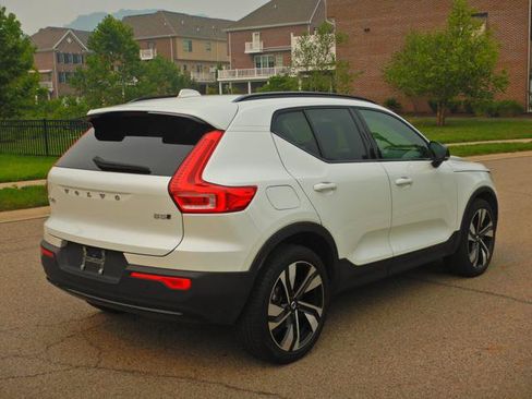 Used 2023 Volvo XC40 B5 Plus w/ Protection Package Premier AWD/4WD image 4