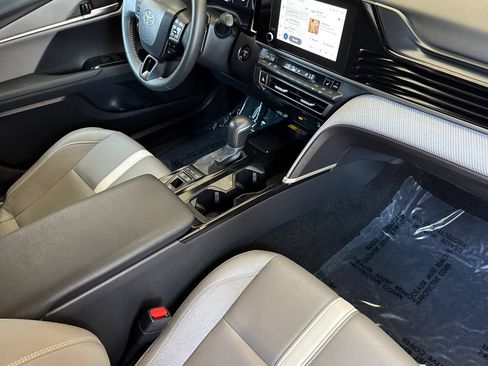 Certified 2025 Toyota Camry SE w/ Convenience Package FWD image 16