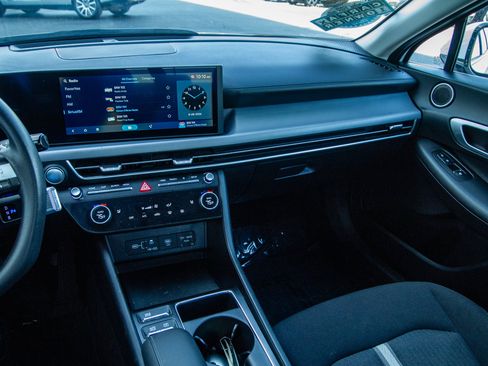 Used 2025 Hyundai Sonata SEL FWD image 16