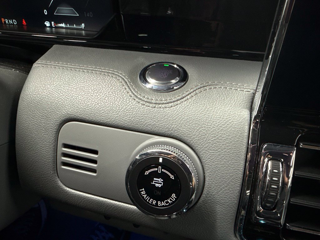 Used 2018 Lincoln Navigator Reserve w/ Technology Package AWD/4WD image 29