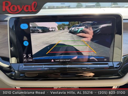 Certified 2025 Volkswagen Atlas SE image 19