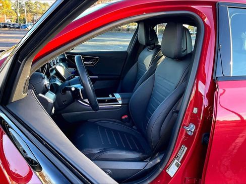 Used 2025 Mercedes-Benz C 300 Sedan image 7