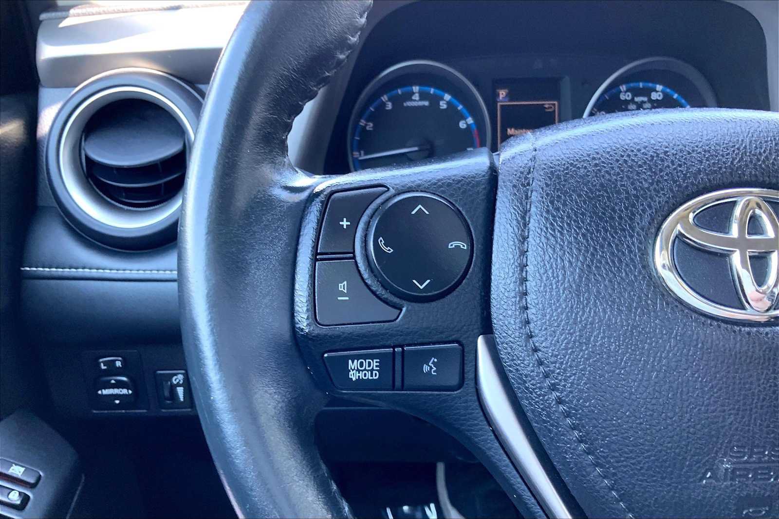 Used 2018 Toyota RAV4 XLE AWD/4WD image 20