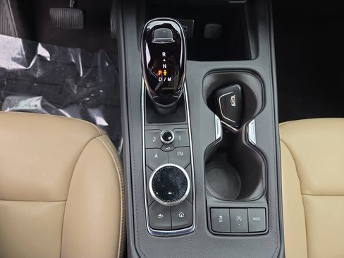 Used 2024 Cadillac XT4 Premium Luxury image 35