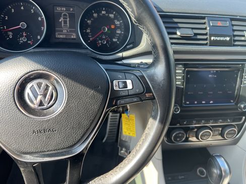 Used 2018 Volkswagen Passat 2.0T R-Line image 19