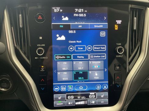 Used 2024 Subaru Outback Premium image 18