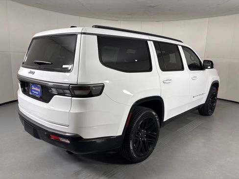 New 2026 Jeep Grand Wagoneer Limited AWD/4WD image 8