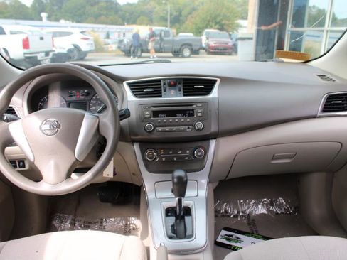 Used 2013 Nissan Sentra S image 9