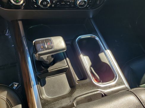 Used 2023 GMC Sierra 1500 SLT w/ SLT Premium Package image 25