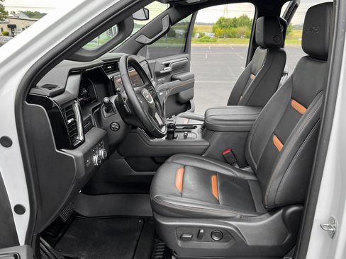 Used 2024 GMC Sierra 1500 AT4 image 3