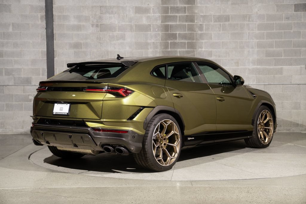 Used 2024 Lamborghini Urus Performante AWD/4WD image 8