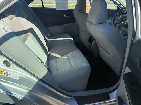 Used 2012 Toyota Camry LE image 30