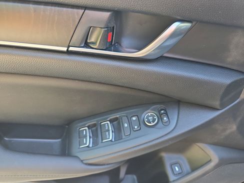Used 2020 Honda Accord EX image 16