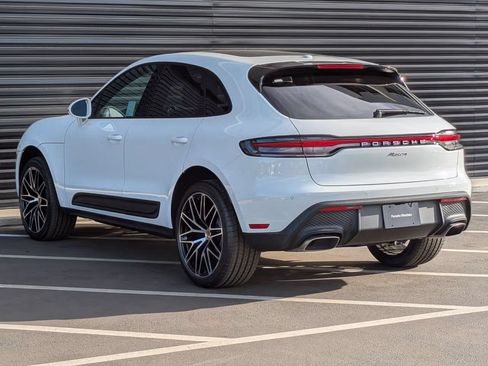 Certified 2026 Porsche Macan AWD/4WD image 3
