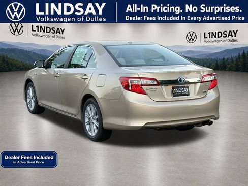 Used 2012 Toyota Camry XLE w/ Leather Pkg FWD image 5