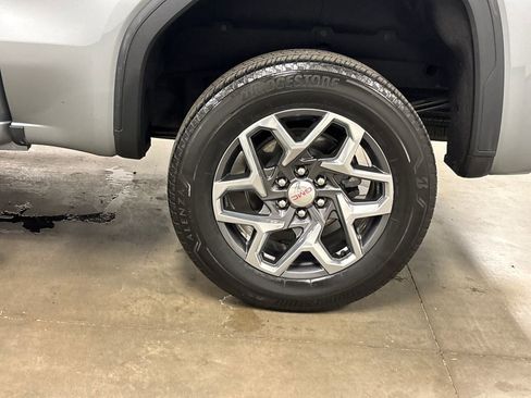 Used 2024 GMC Sierra 1500 SLT w/ SLT Convenience Package image 15