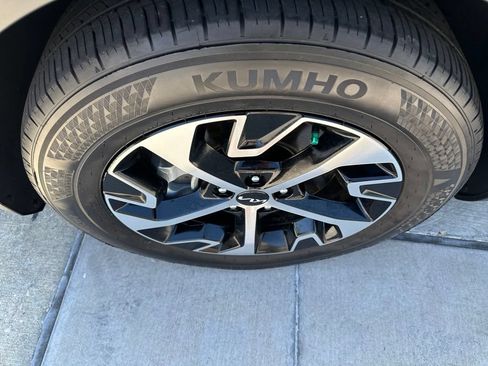 Used 2025 Kia Sportage EX FWD image 40