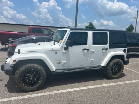 Used 2016 Jeep Wrangler Unlimited Sahara w/ Trailer Tow Group AWD/4WD image 1