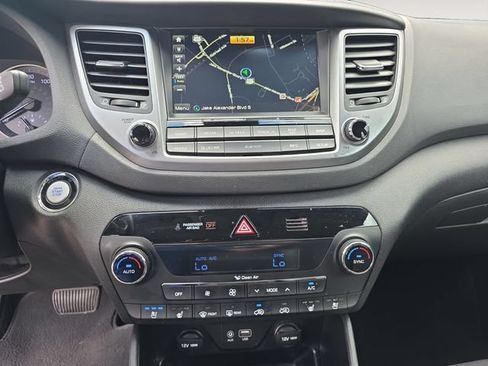 Used 2016 Hyundai Tucson Limited w/ Option Group 03 FWD image 10