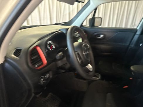 Used 2023 Jeep Renegade Trailhawk AWD/4WD image 21