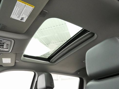 Used 2025 GMC Sierra 3500 SLT w/ SLT Premium Package image 35