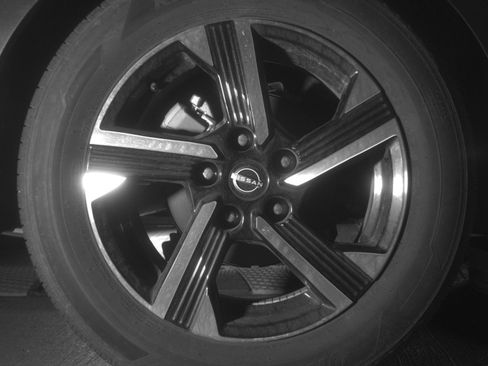 Used 2025 Nissan Sentra SV FWD image 18
