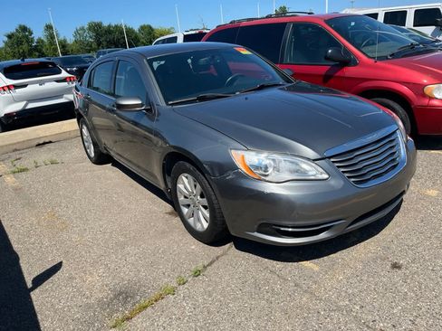 Used 2013 Chrysler 200 Touring w/ Cold Weather Group FWD image 17