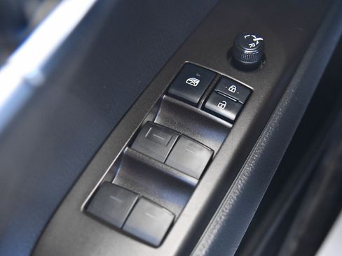 Used 2022 Toyota Camry SE FWD image 30