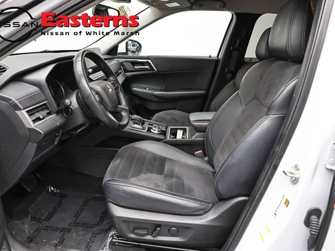 Used 2024 Mitsubishi Outlander SE AWD/4WD image 14