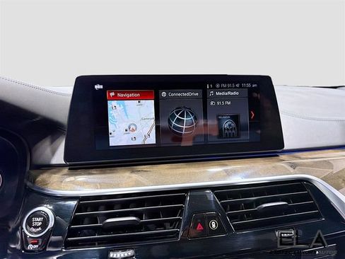 Used 2018 BMW 540i w/ M Sport Package RWD image 16