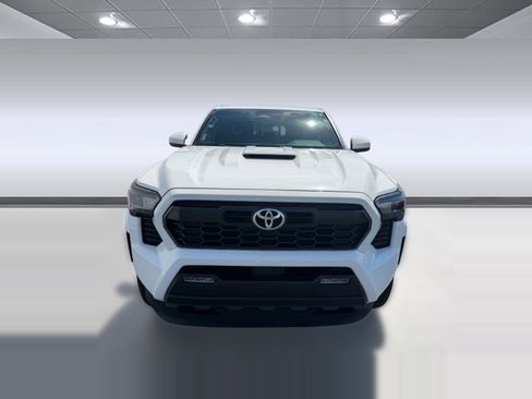 Used 2024 Toyota Tacoma TRD Sport w/ TRD Sport Upgrade Package image 6