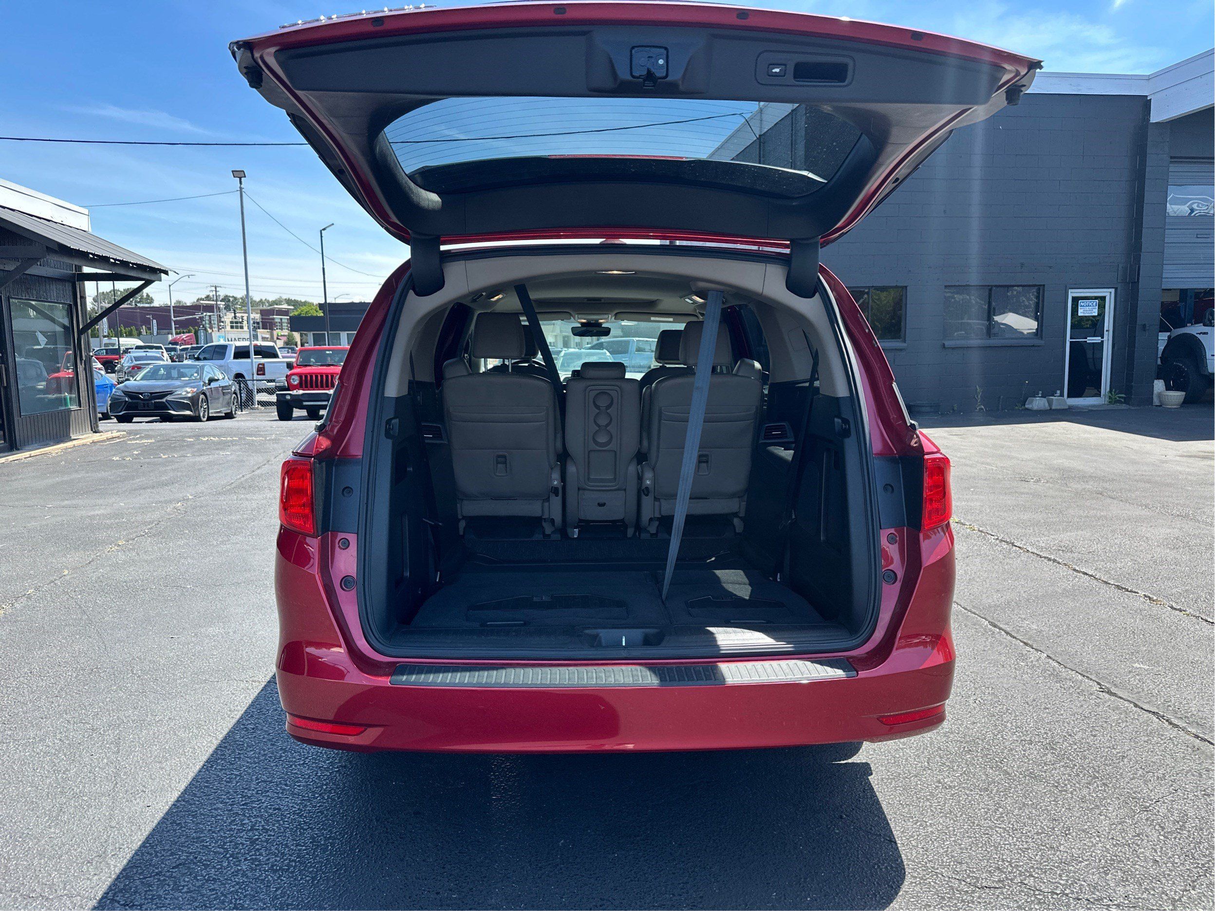 Used 2023 Honda Odyssey EX-L image 11