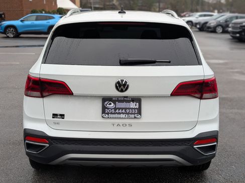 Used 2024 Volkswagen Taos SE image 8